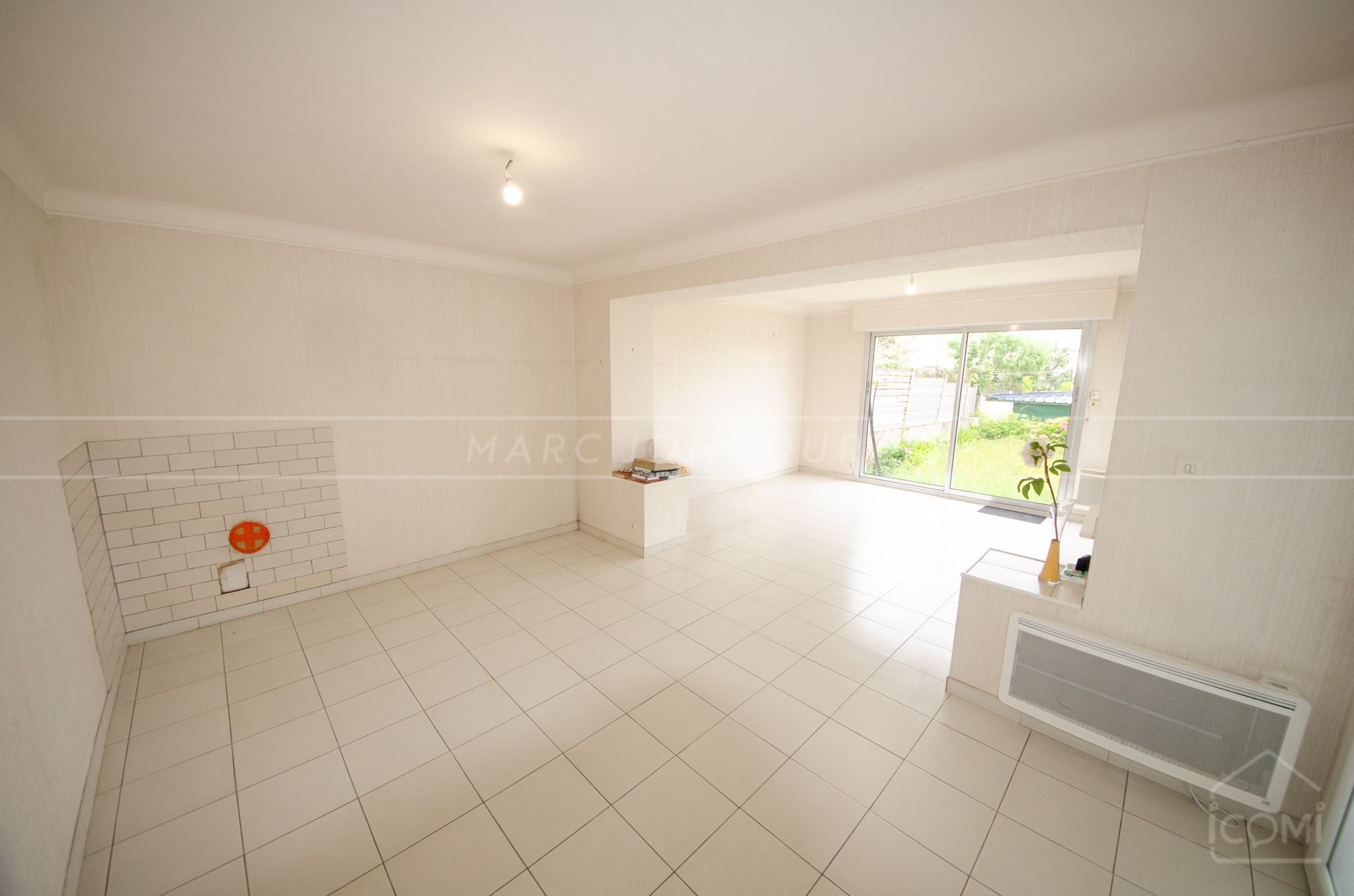 MAISON DE VILLE 100 M² - 6 PIECES - 4 CHAMBRES - DPE D - 2 SALLES DE BAINS - JARDIN BIEN ORIENTE - GRANDE PIECE DE VIE